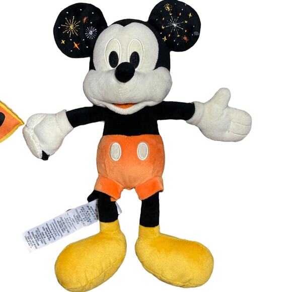 2023 Disney Parks Mickey Mouse 2023 Pennant Plush 14” Mint Condition - Picture 3 of 3